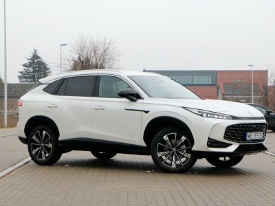 Unia Europejska dogadała się z Chinami. To oznacza drogie samochody