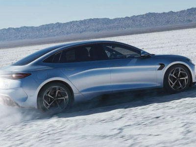 Mówili, że elektryki się kończą. Liczby z 2025 roku brutalnie temu przeczą