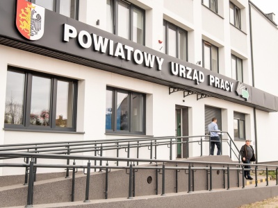 Zasiłek dla bezrobotnych nawet przez rok. Trzeba mieć odpowiedni numer PESEL