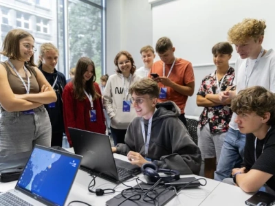 Ruszyła rekrutacja do 12. edycji ADAMED SmartUP. Szansa dla młodych pasjonatów nauki