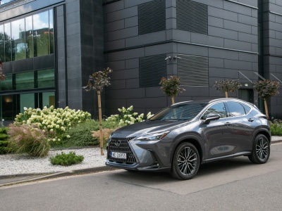 Polacy pokochali japoński luksus. Rekordowy rok Lexusa i dominacja wśród klientów prywatnych