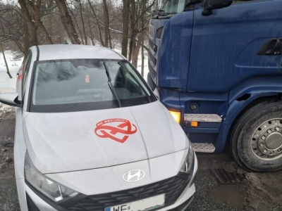 Zderzenie TIRa i osobówki na Sulejowskiej w Piotrkowie