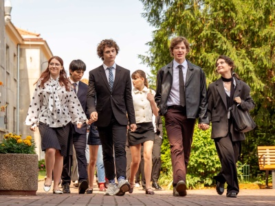 Piep*zyć Mickiewicza powraca z trzecią częścią. Miłość, dramaty i nowe twarze w zwiastunie kultowej serii