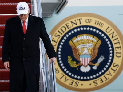 Trump podwaja naciski na Grenlandię po tym, jak rozmowy z Danią zakończyły się niepowodzeniem: 