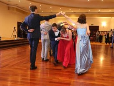 Wydała 4 tys. zł na studniówkę. Musiała płacić na raty