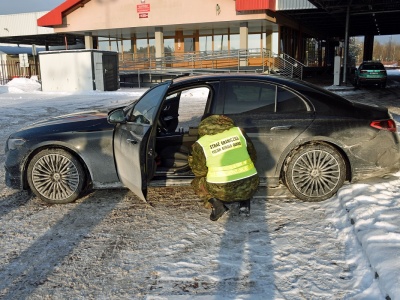 Terespol: Straż Graniczna odzyskała luksusowego Mercedesa wartego 500 tys. zł