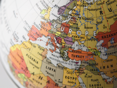 Europejskie firmy odstają w innowacjach. Wydatki na B+R znacznie wyższe w USA i Chinach