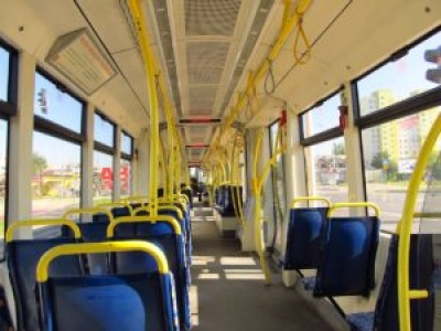 Koniec z głośnomówiącym w autobusach. Kara 200 zł za zakłócanie ciszy