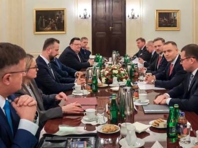 Trzy godziny twało spotkanie prezydenta z szefami służb specjanych. Wiemy o czym rozmawiano!