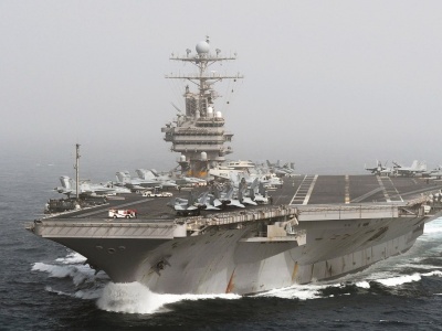 Superlotniskowiec zmierza na Bliski Wschód. Co szykują Amerykanie?
