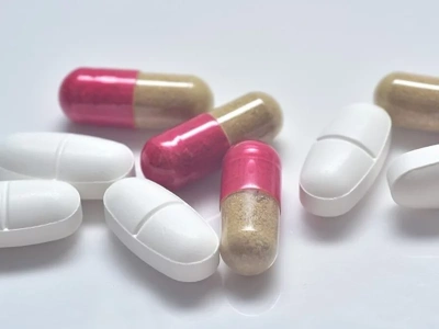 Szokujące dane NFZ. Coraz więcej dzieci w Polsce na antydepresantach