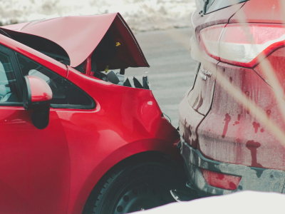 Polacy mówią jednym głosem: Jazda na letnich oponach zimą to poważne niebezpieczeństwo.