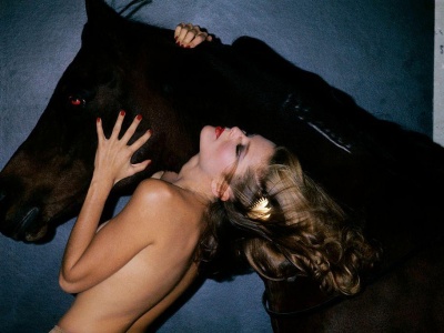 Dlaczego moda ma obsesję na punkcie koni?