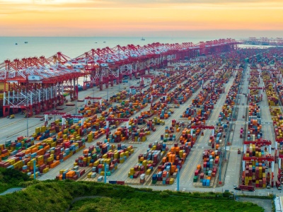 Rekordowa nadwyżka handlowa Chin w 2025 r.: 1.2 bln USD na plusie przy spadku eksportu do USA