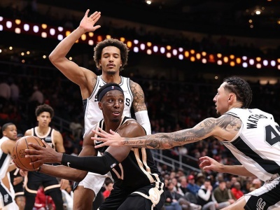 Pewny triumf Spurs. Polak dostał 10 minut