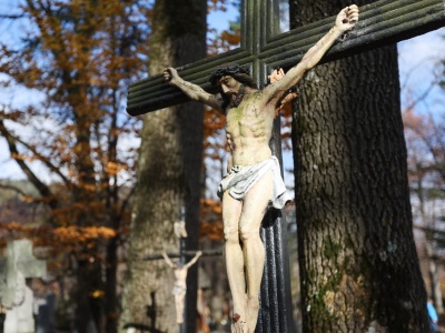 Włochy: w 2025 r. zmarło 414 bezdomnych. Większość to cudzoziemcy