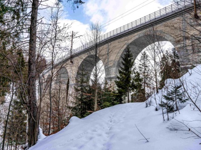 Chcą zrealizować pomysł sprzed II wojny światowej. Nowa linia kolejowa ma zmienić południe Polski