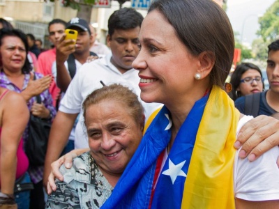 Medal w zamian za władzę? Liderka wenezuelskiej opozycji przekazuje Trumpowi swoją nagrodę