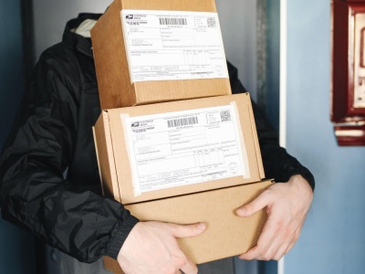 Sabotaż z użyciem przesyłek kurierskich. Oskarżonych czterech Ukraińców i Rosjanin