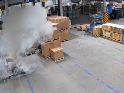 Tak zaczął się pożar hali w Tarnowie Podgórnym. Jest nagranie