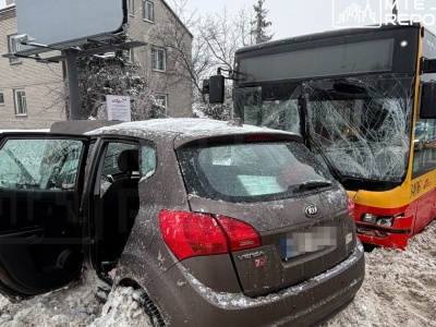 Jeden z kierowców wjechał na czerwonym. Tragedia na skrzyżowaniu