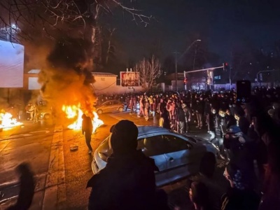 Protesty w Iranie i odpowiedź USA. Narasta presja dyplomatyczna i wojskowa