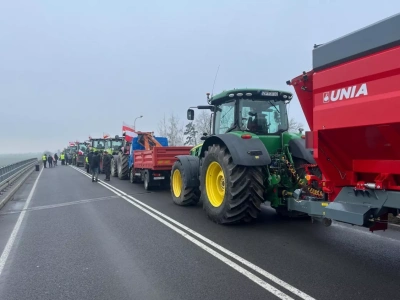 Pyrzyce: blokada wiaduktu nad S3. Rolnicy żądają ochrony polskiego rolnictwa
