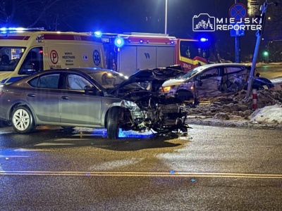 Zderzenie radiowozu z osobówką. Trzy osoby trafiły do szpitala