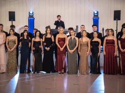 Zdjęcia na bis. Sportowo-mundurowa studniówka ZSOMS