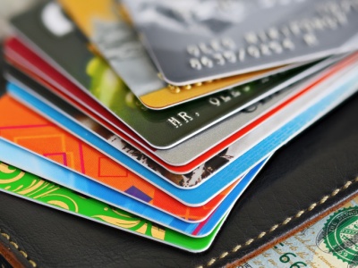 Ulgi na zakupy, przejazdy, bilety wstępu. Jeden dokument warto mieć przy sobie