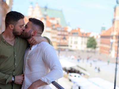 Wojskowy pilot ujawnił, że jest gejem. Inni żołnierze pisali do niego: 