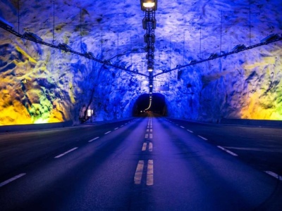 Tu znajduje się najdłuższy tunel na świecie. Przejazd trwa kilkadziesiąt minut