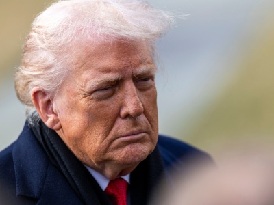 Donald Trump przegrywa z wiatrakami na morzu