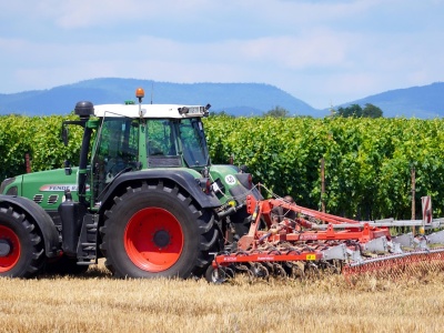 W co dziś naprawdę inwestuje polski rolnik, maszyny czy budynki?