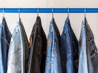 Czarne spodnie są już passe. Ten kolor podbił Skandynawię