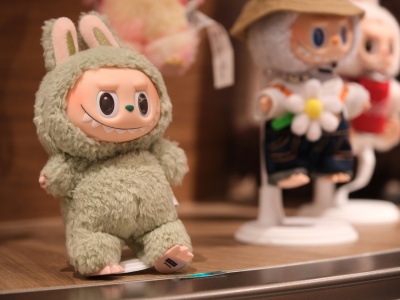 Producent wiralowych lalek pod lupą. Pracownicy bez urlopów i z nadgodzinami