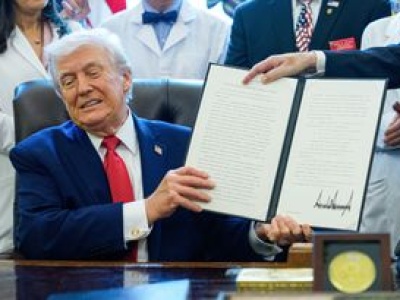 UE reaguje na cła Trumpa. Bruksela odpowiada