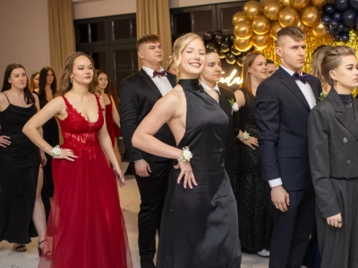 Studniówka uczniów ze Szkoły Technicznej im. Dywizjonu 303 BZDZ w Chojnicach