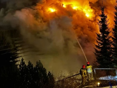 Pożar w ośrodku wypoczynkowym na Kocierzu. Trwa akcja straży pożarnej