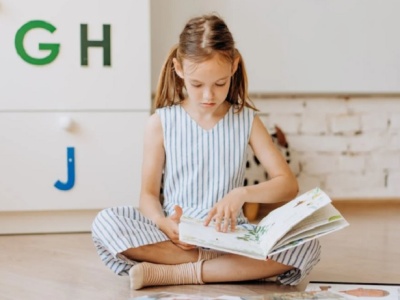 Zakaz social mediów dla dzieci działa? Australijczycy zadowoleni. Dzieci znowu czytają książki