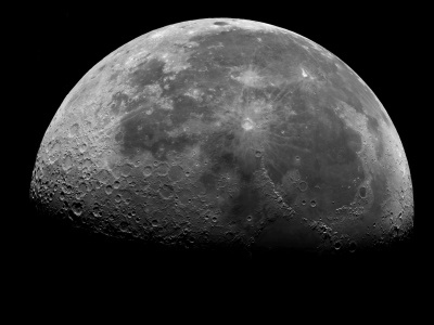 Zagadka niewidocznej strony Księżyca rozwiązana? Chińscy badacze mają nowe dowody