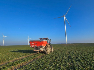 3 różne pola i 3 różne strategie. Jak rolnicy planują nawożenie azotem rzepaku w trudnym sezonie?