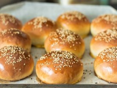 Bułeczki napakowane białkiem. Proste, sycące, w sam raz na śniadanie