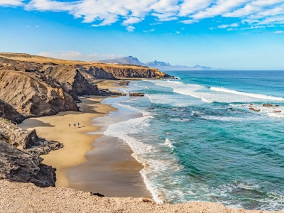 🚨OKAZJA🚨 Idealny moment na Kanary 🌊😎 Loty i apartament za 966 PLN 😍