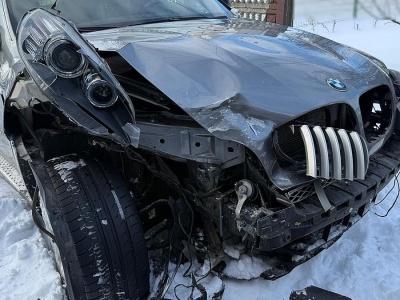 Rozbiła BMW i wróciła do domu. To były ważne zakupy