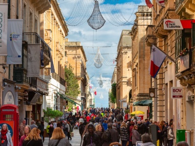 Polacy uciekają z kraju na ferie. Ten kierunek jest 