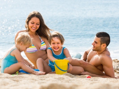 Pechowa siódemka. Tych chorób możesz się nabawić w ciepłych krajach. Jak się przed nimi uchronić? Sprawdź przed wyjazdem na ferie!