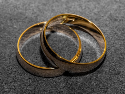 Wyrok TSUE zobowiązuje Polskę do uznawania małżeństw jednopłciowych z innych państw UE. Rząd zmienia wzory dokumentów stanu cywilnego