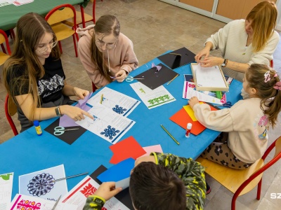 Wycinanie w starym stylu w Muzeum Narodowym