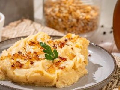 Nie wyrzucaj ugotowanych ziemniaków do kosza. Oto co możesz z nich zrobić